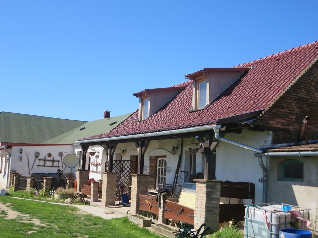 Nicoláj Vendégház és Tanya Dég Exterior foto